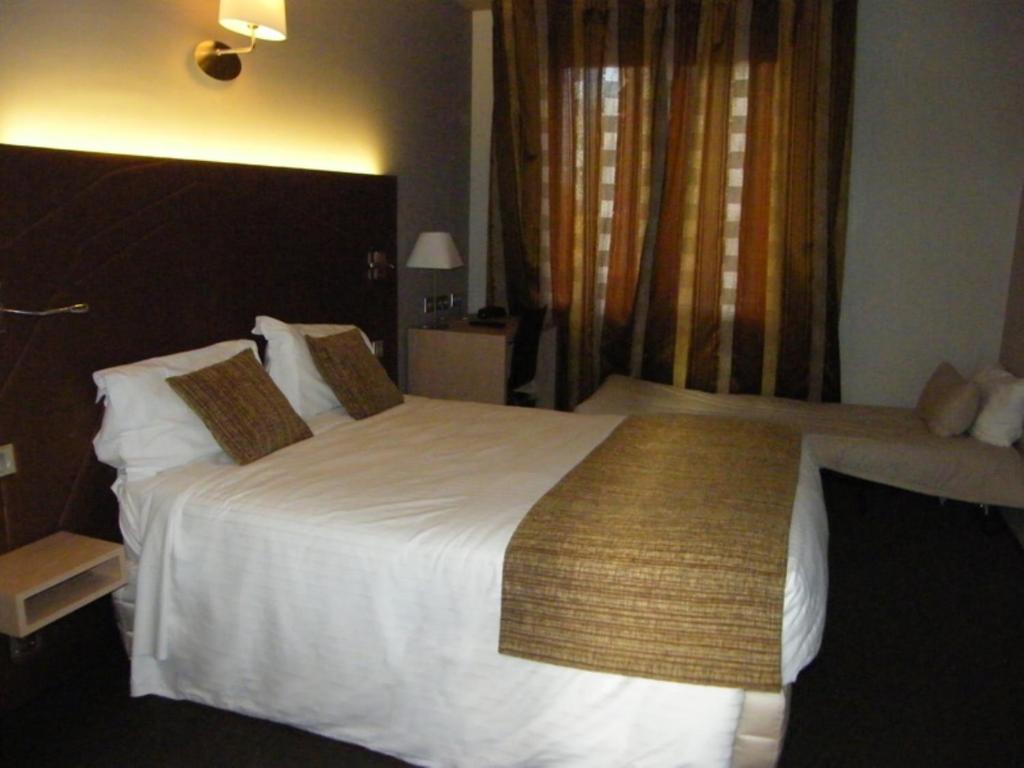 Cit'Hotel Saint-Pierre Viré Eksteriør billede