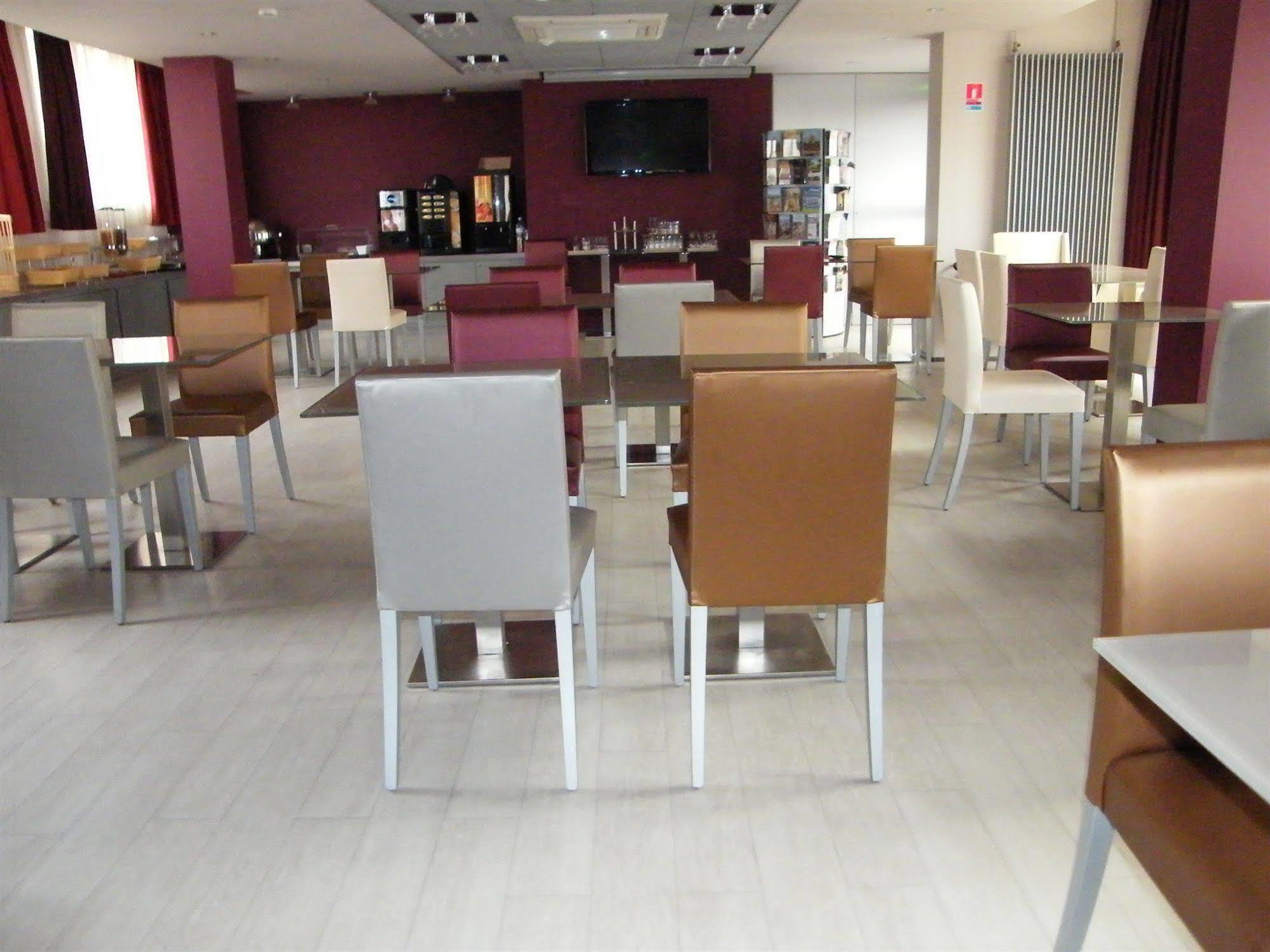 Cit'Hotel Saint-Pierre Viré Eksteriør billede